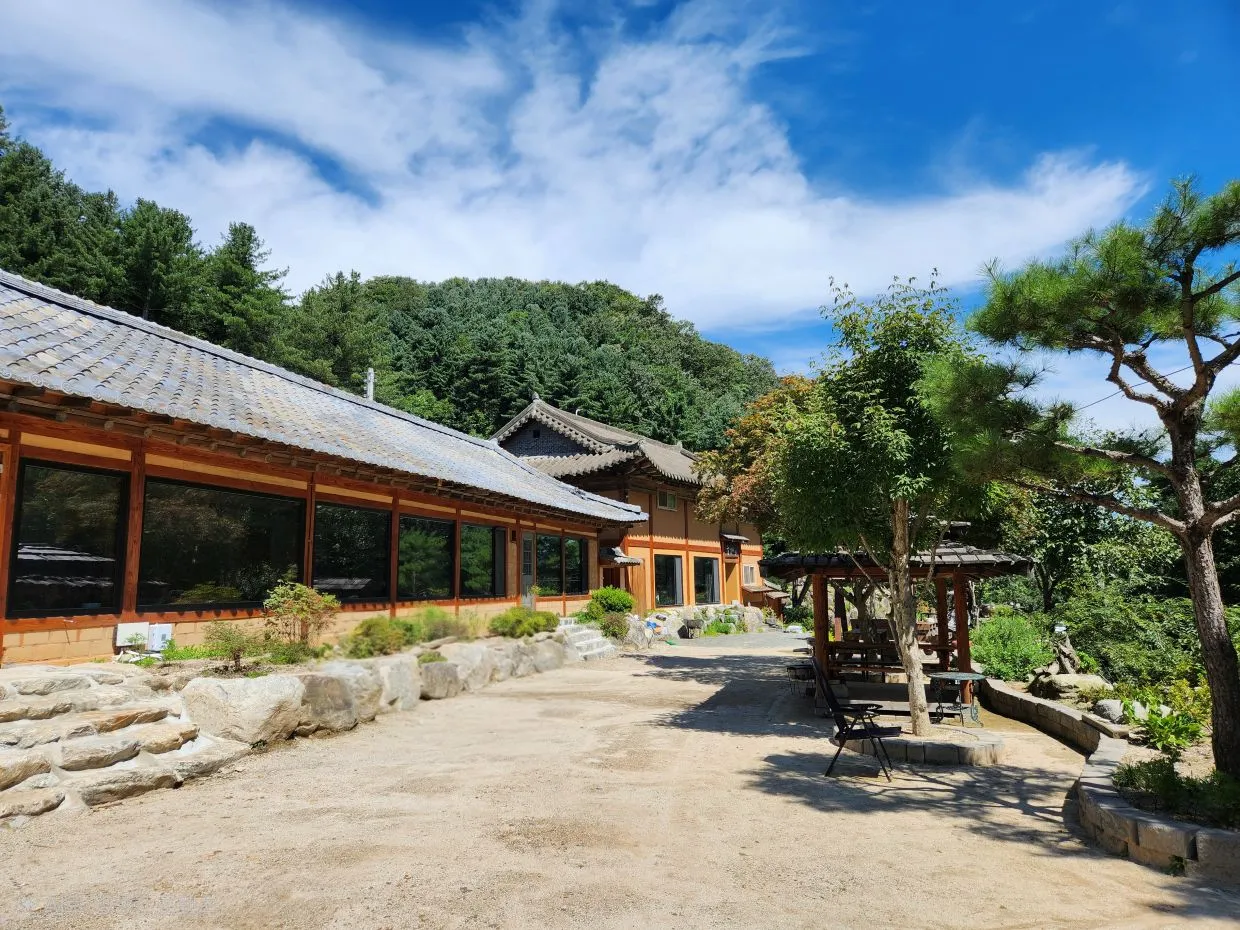 두메산골 펜션 전경 사진