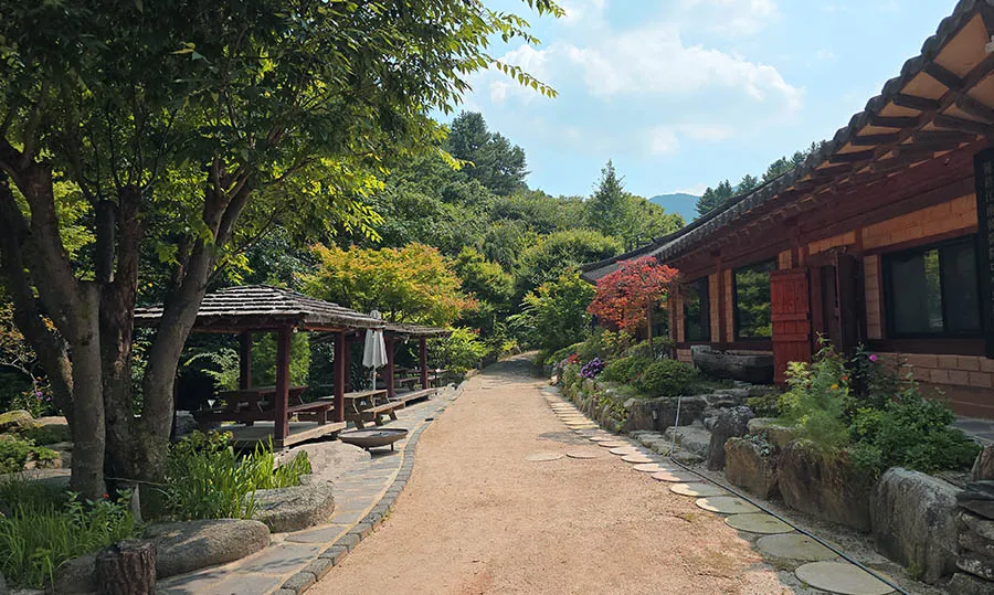 두메산골 펜션 전경 사진